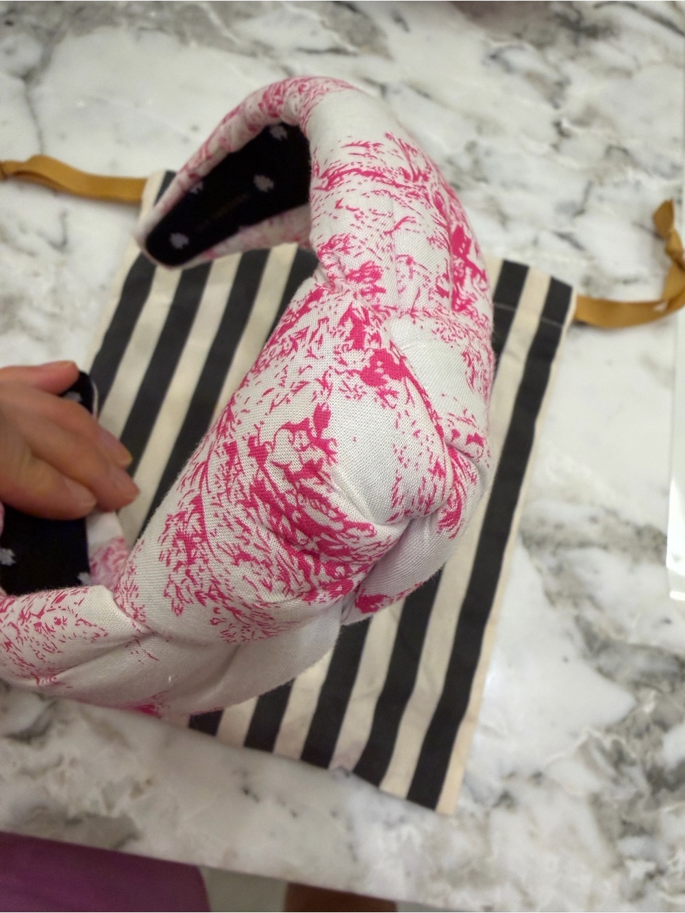 Lele Sadoughi Pink Toile Headband with Knot - Picture 4 of 5